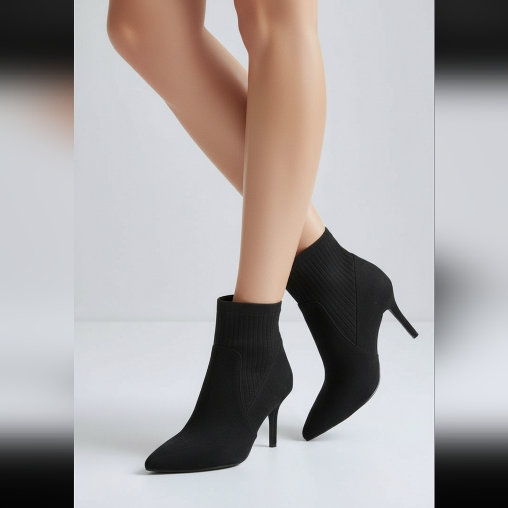 MARC FISHER - Sleek Black Ankle Booties